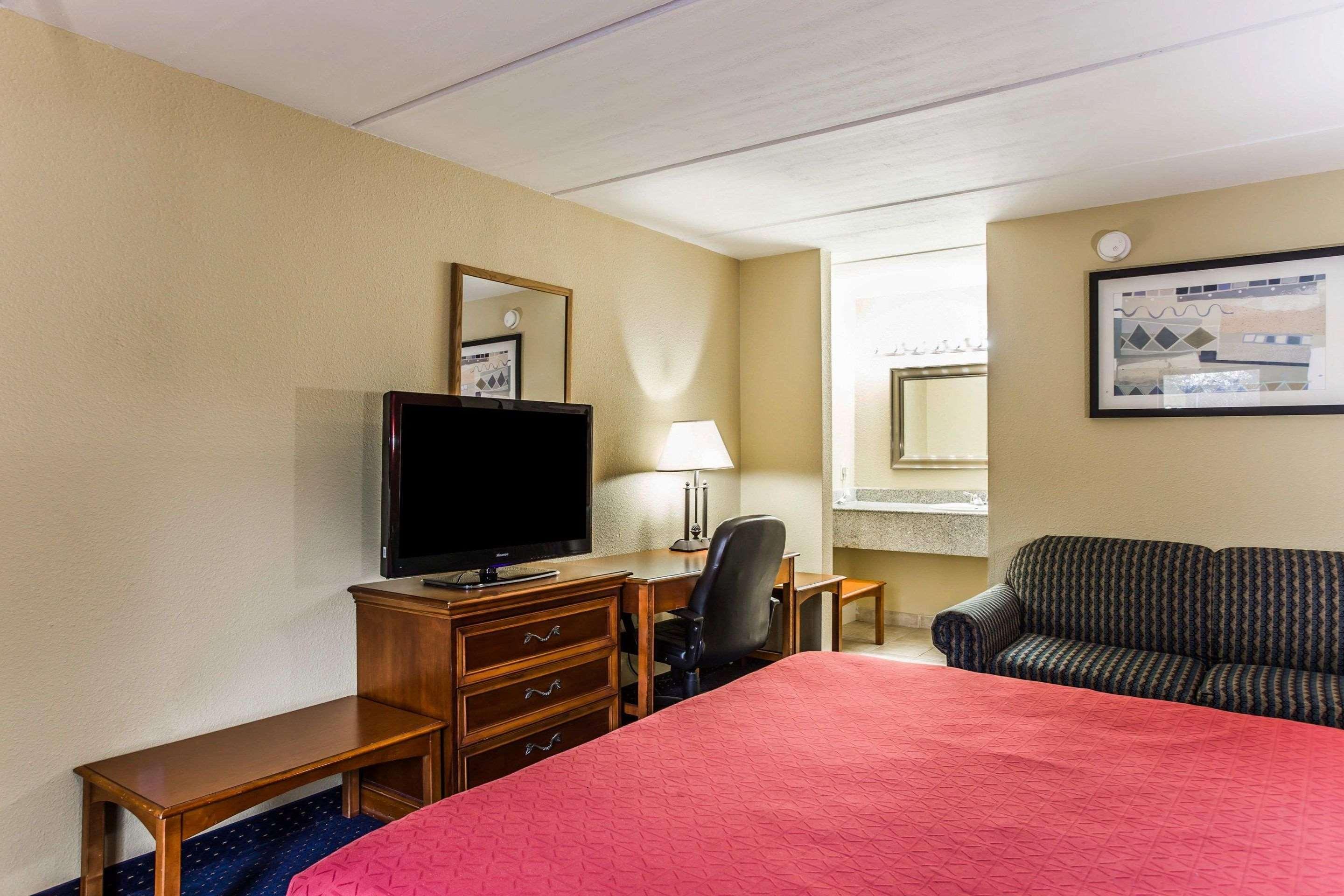 Rodeway Inn Charlotte Downtown Exterior foto