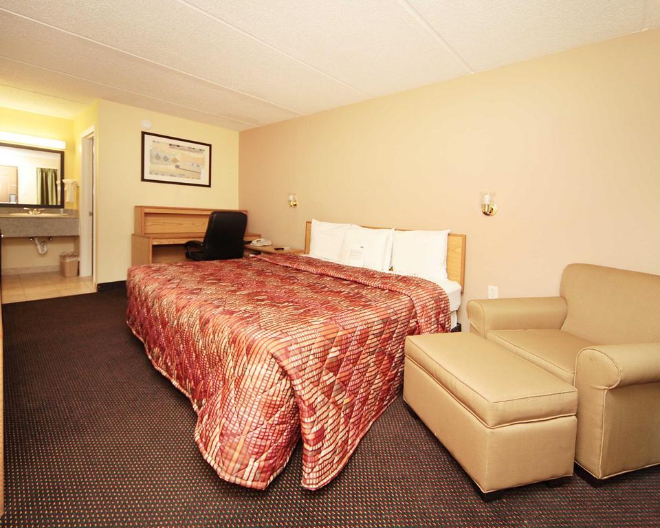 Rodeway Inn Charlotte Downtown Habitación foto
